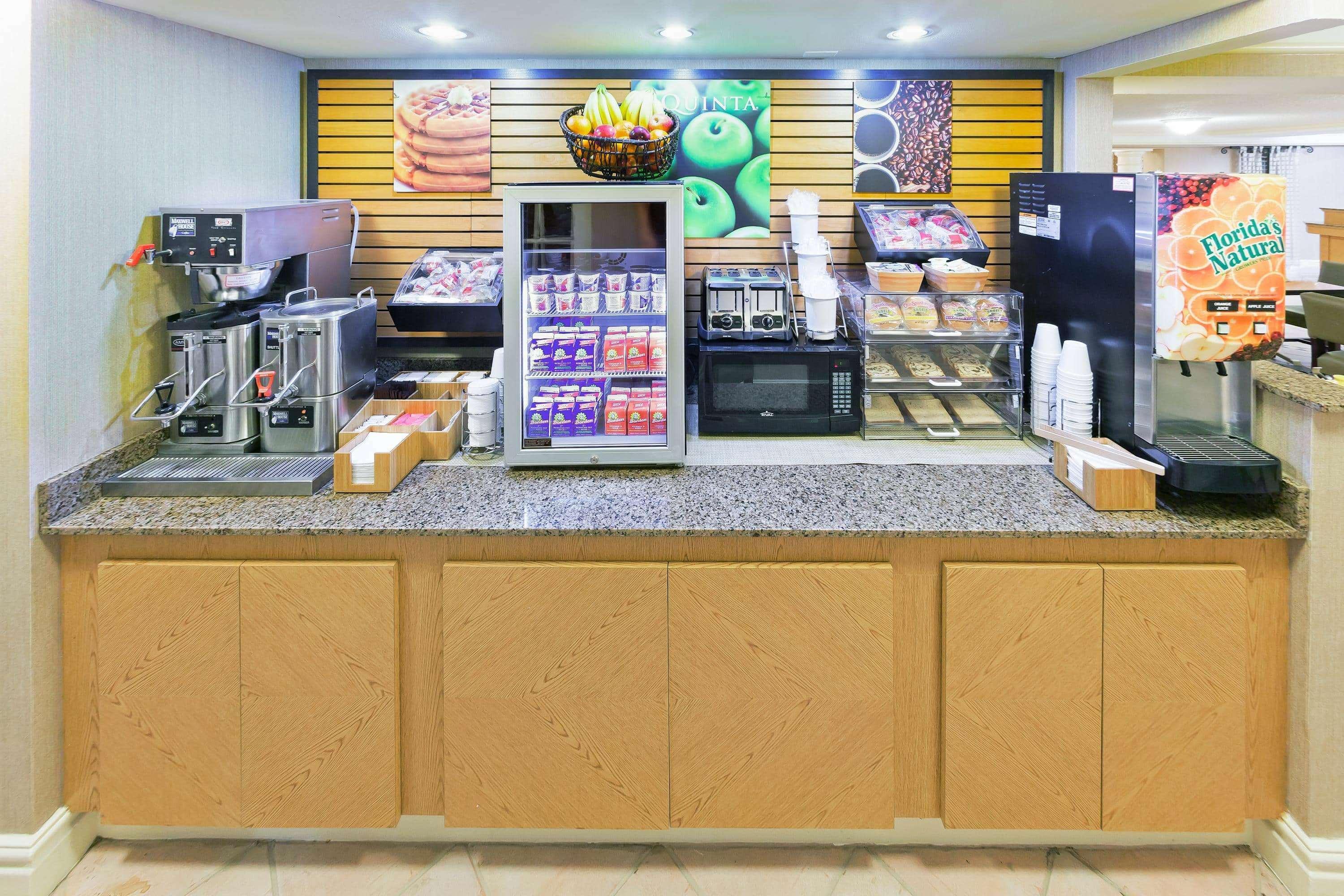 La Quinta Inn By Wyndham Victoria Luaran gambar