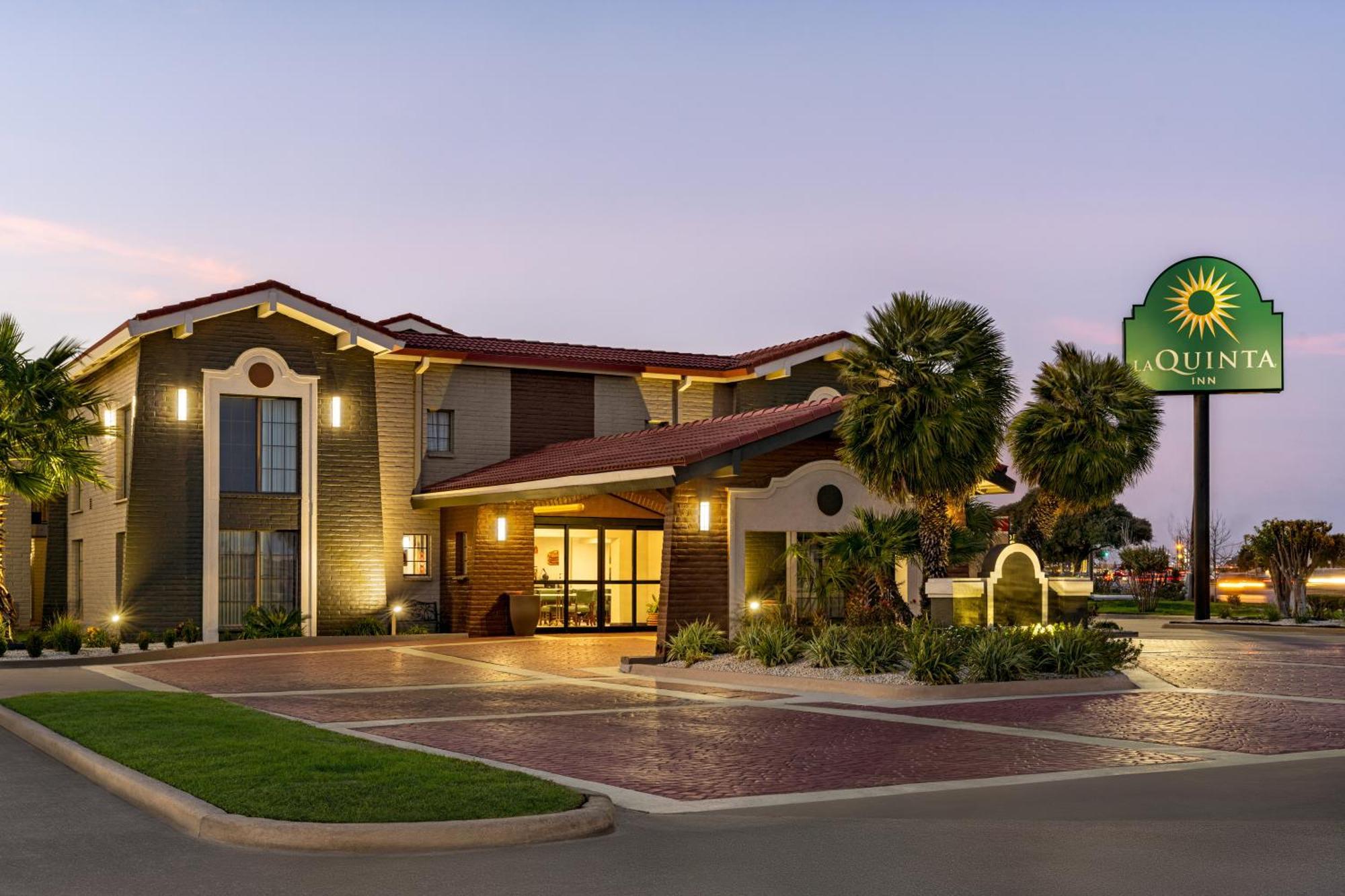La Quinta Inn By Wyndham Victoria Luaran gambar