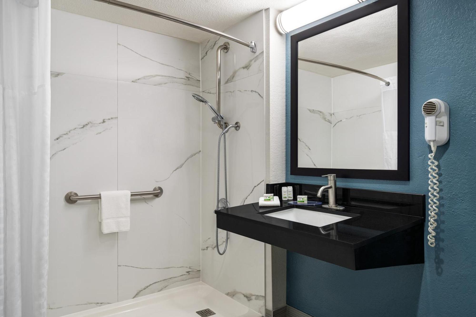 La Quinta Inn By Wyndham Victoria Luaran gambar
