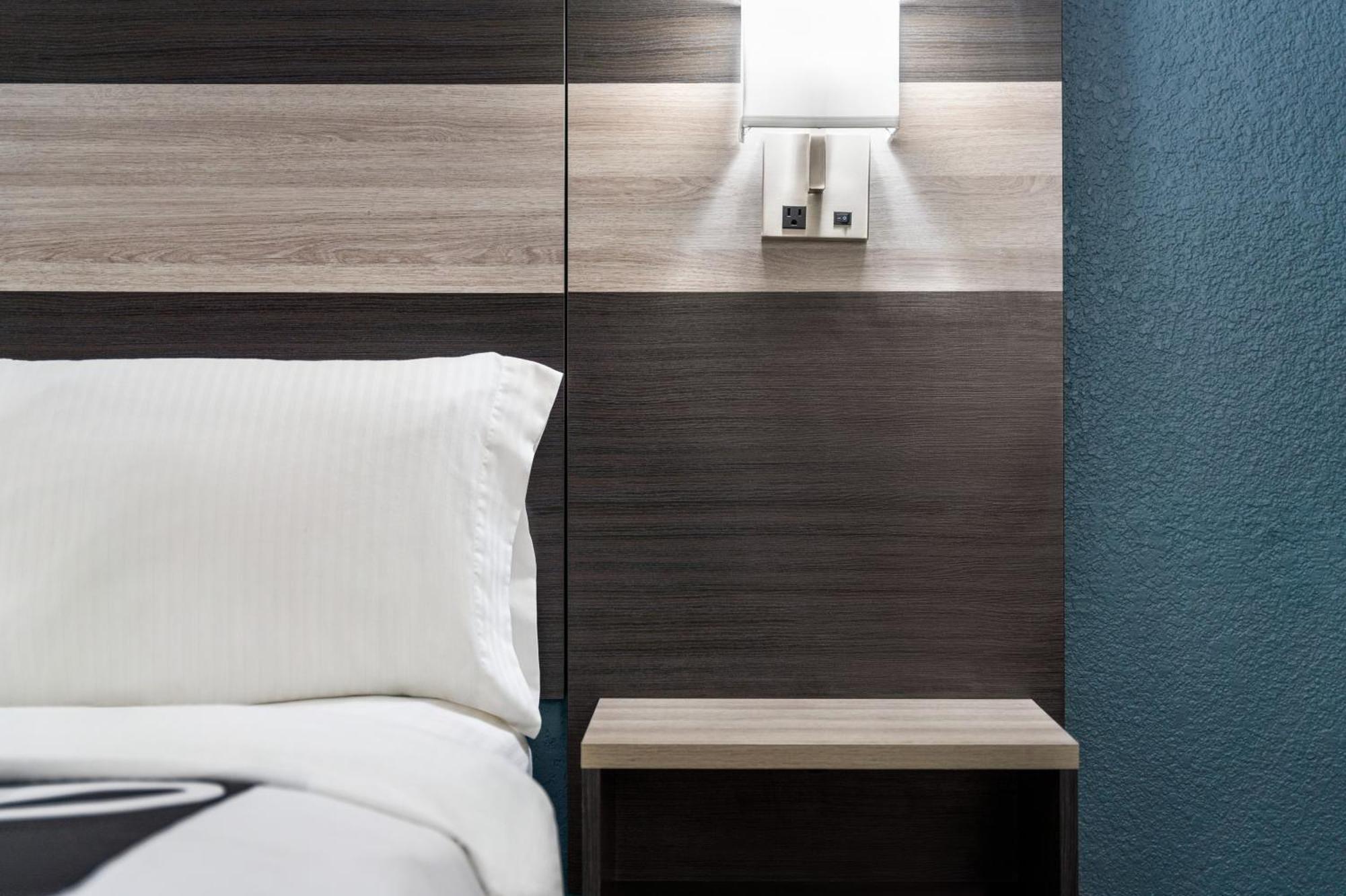 La Quinta Inn By Wyndham Victoria Luaran gambar
